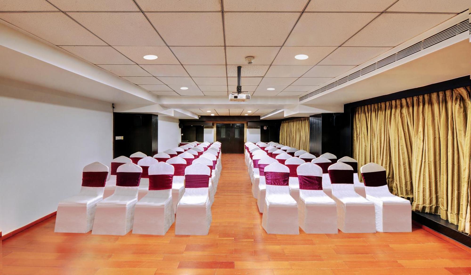Iris The Business Hotel Bangalore Exterior foto