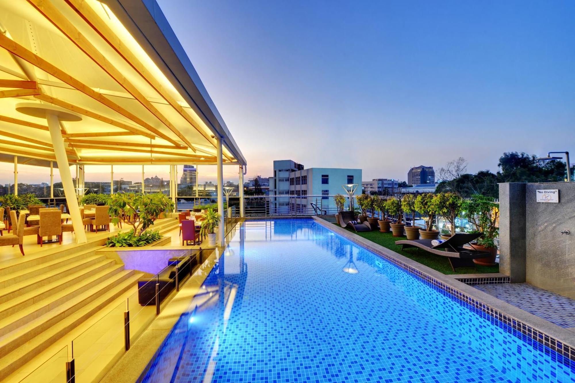 Iris The Business Hotel Bangalore Exterior foto